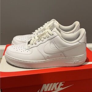 Men’s Air Force 1 size 9